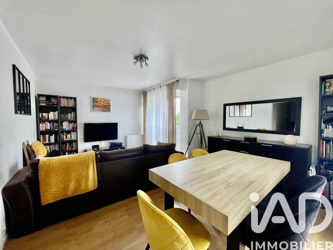 Photo 1 - Appartement à EZANVILLE