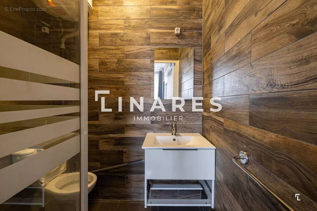 Appartement à MARSEILLE-4E