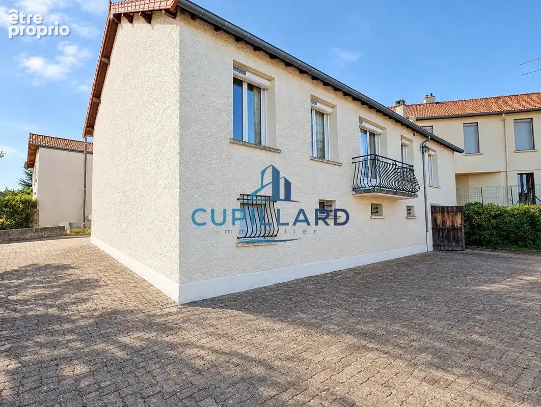 ROANNE   Maison de 103 m2 avec 3 chambres, garage et terrain arboré   180 000 € - photo 2