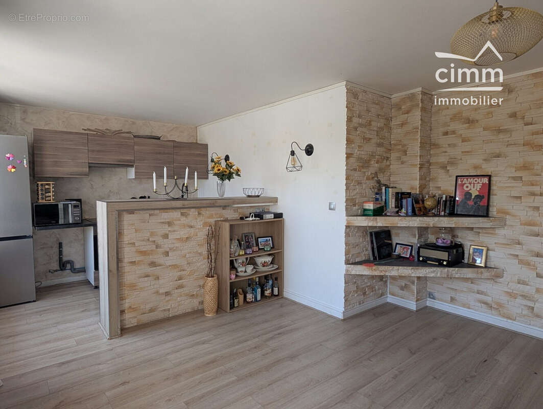Appartement 65 m² à Le Pont-De-Claix  - photo 3