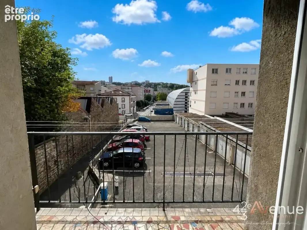 Appartement 54 m² à Saint-Etienne  - photo 4