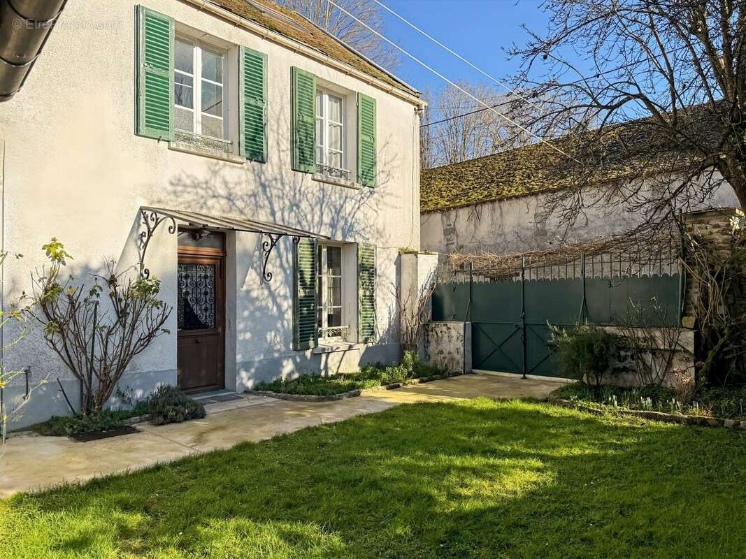 Maison à LA CHAPELLE-GAUTHIER