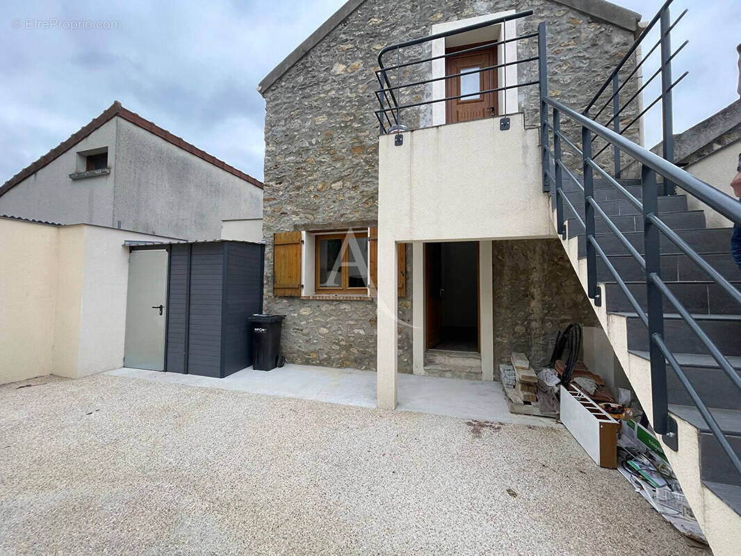 Appartement à CHEVRY-COSSIGNY