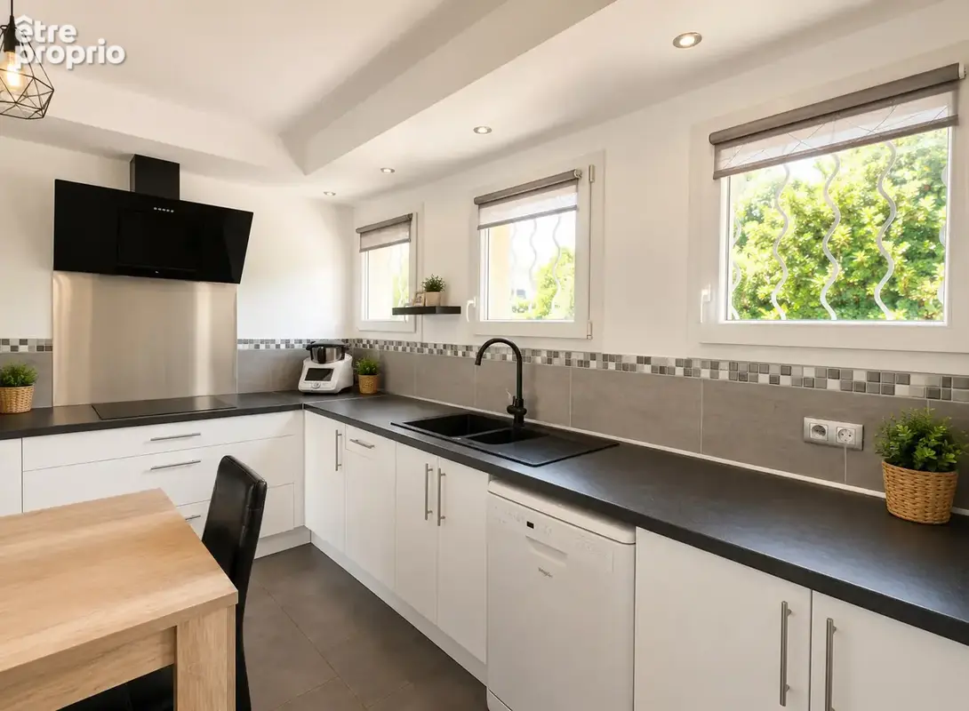 Pélissanne   Villa de 92 m2 5 pièces avec 4 chambres et jardin de 429 m2 - photo 5