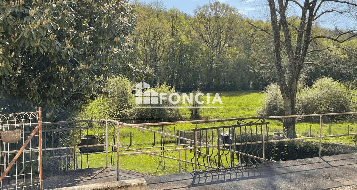 Maison à CHAMPCEVINEL