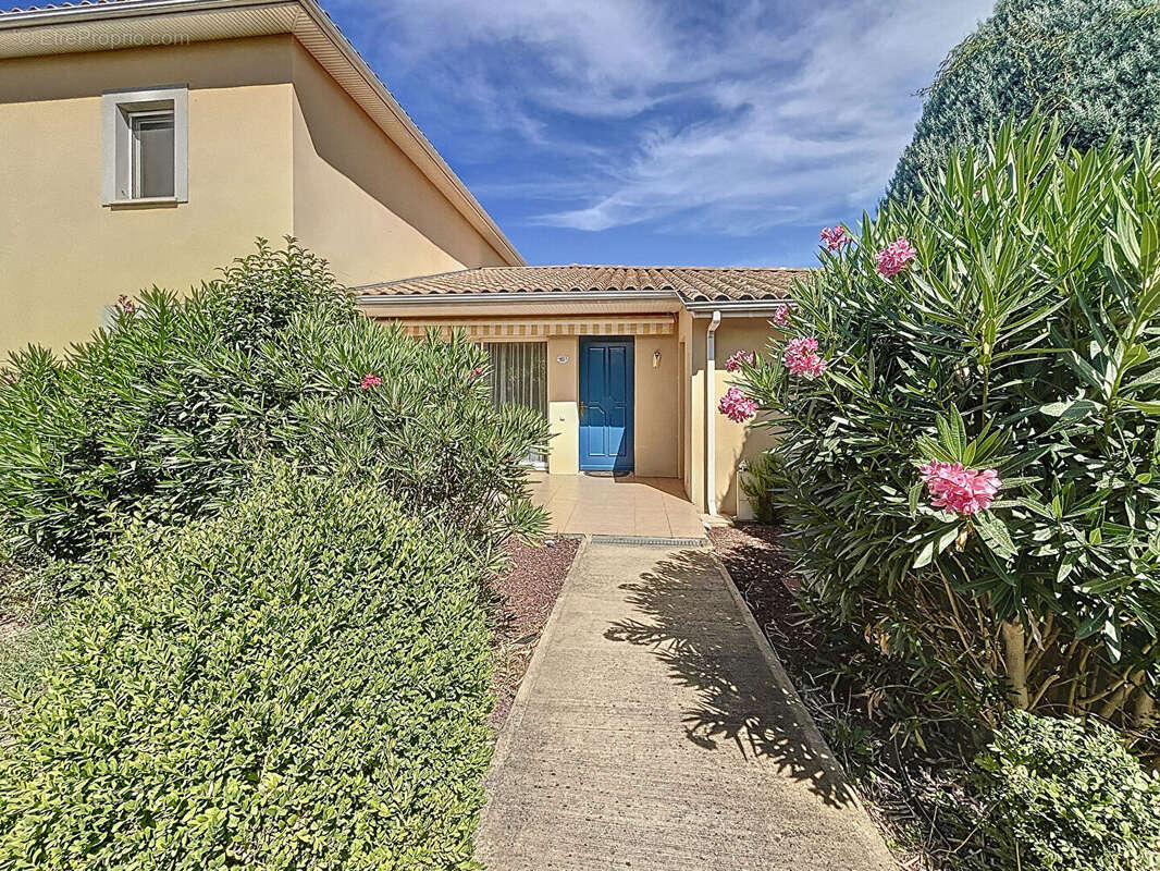 Maison à JONQUIERES-SAINT-VINCENT