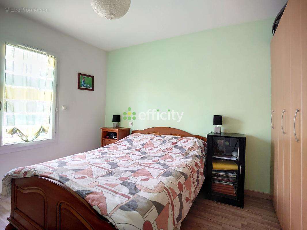 Maison 332 m² à Sainte-Eulalie-En-Born  - photo 8