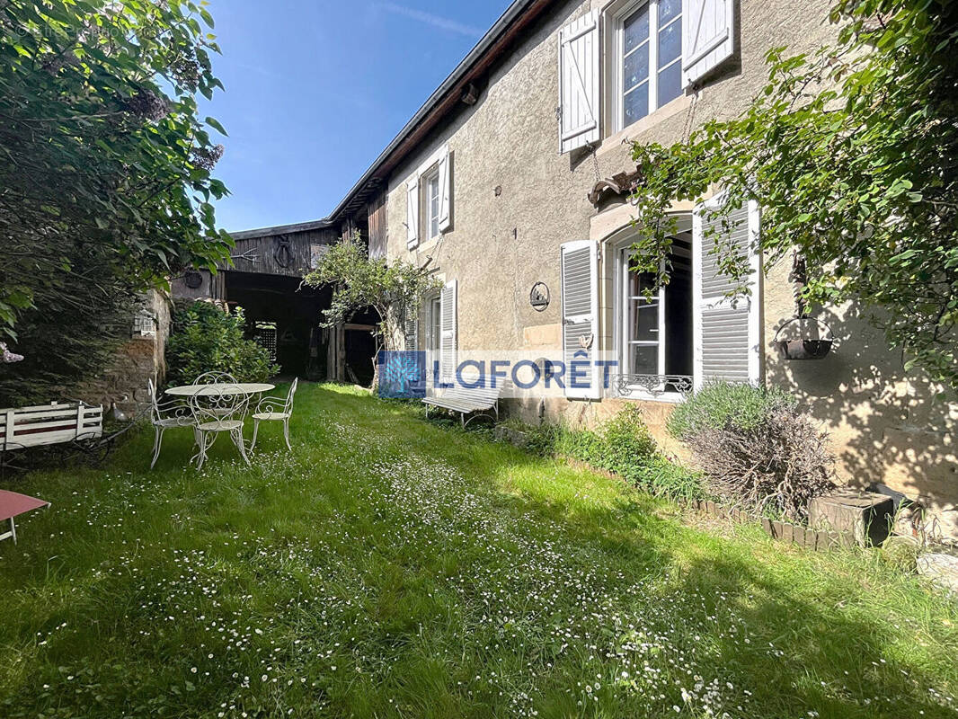 Maison à VAUX-SUR-BLAISE