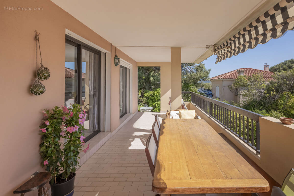 Appartement à SIX-FOURS-LES-PLAGES