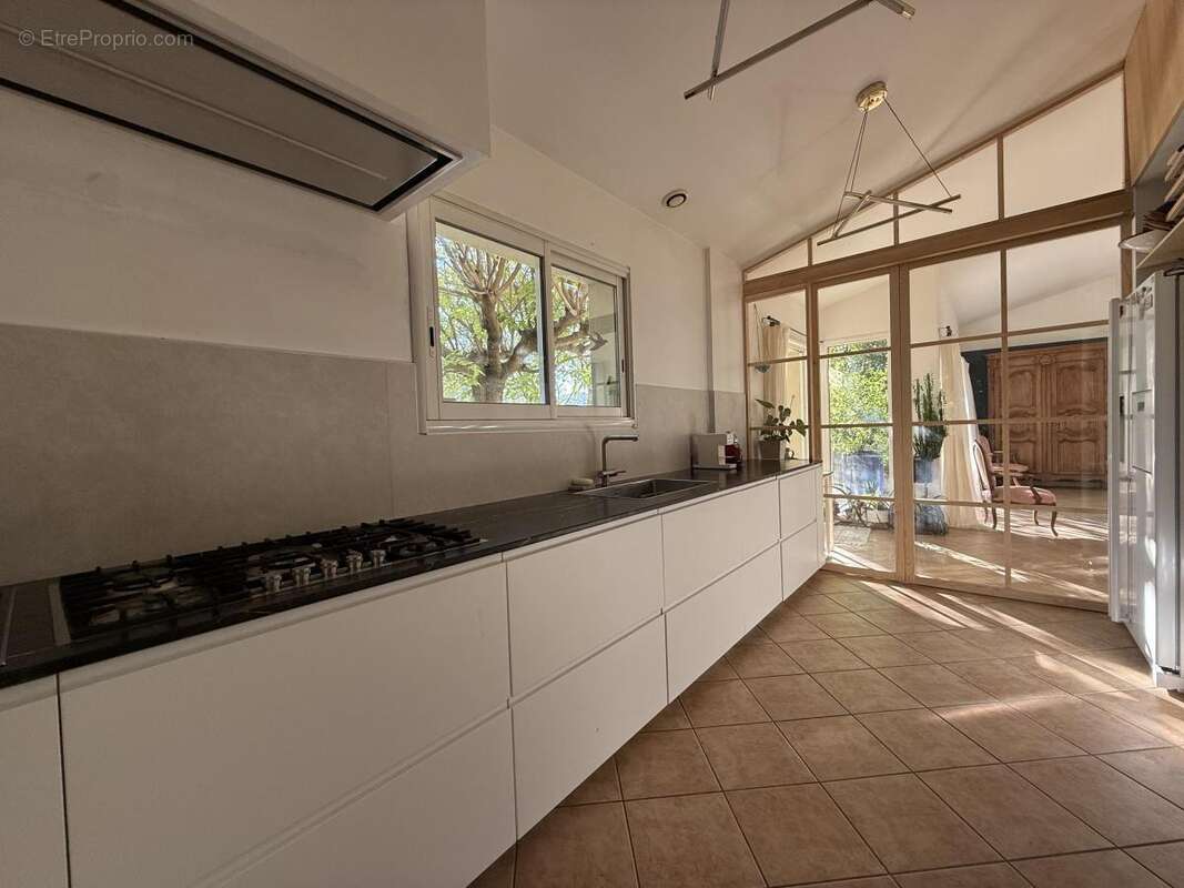 Maison à SAINT-LAURENT-DU-PAPE