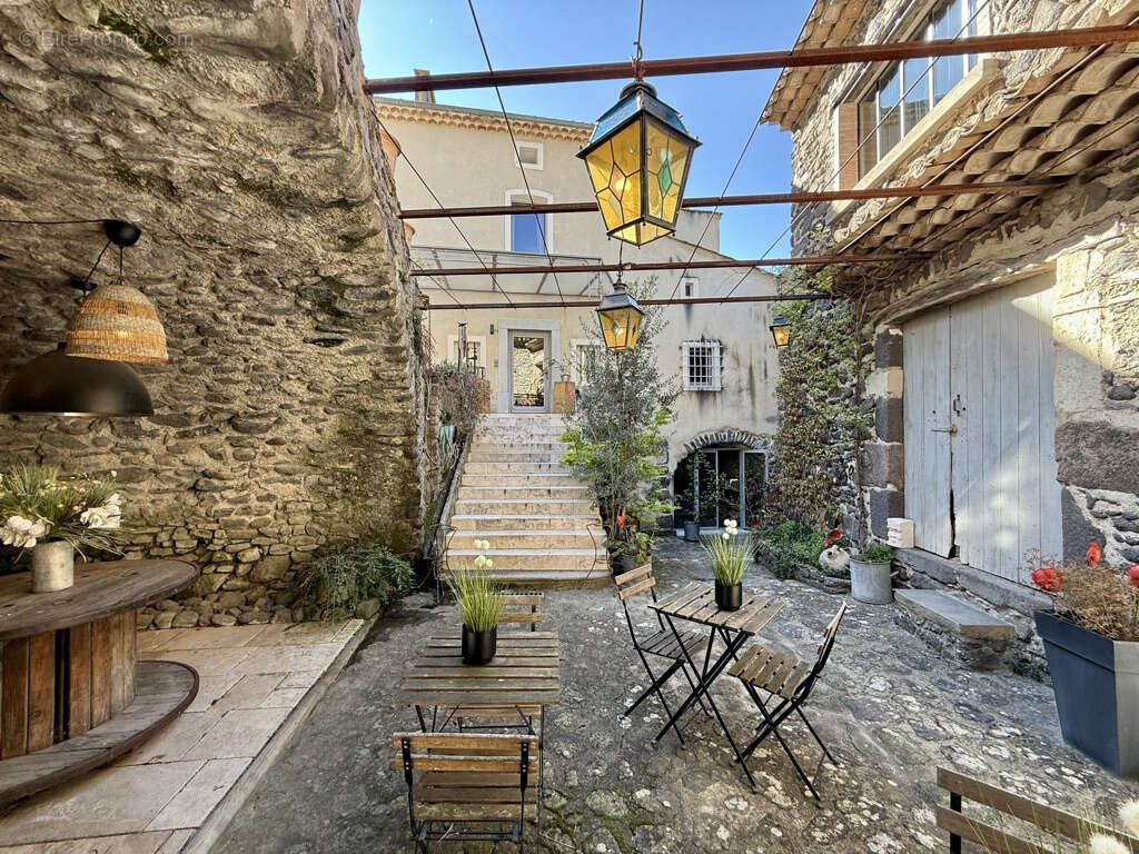 Maison à PRIVAS