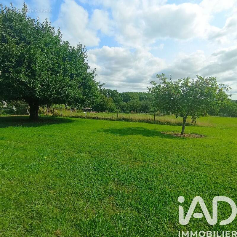 Photo 1 - Terrain à TAVAUX-ET-PONTSERICOURT