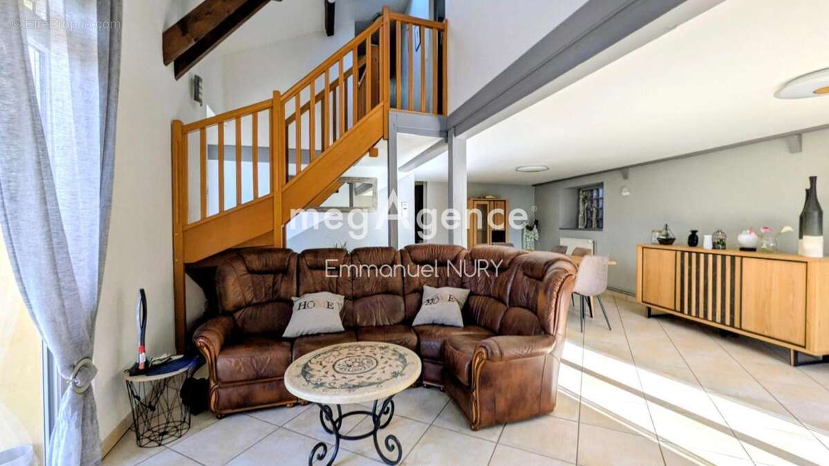 Maison à CHARBONNIERES-LES-BAINS