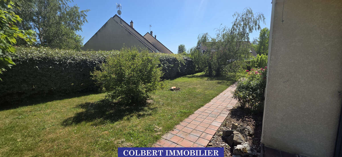 Maison à MONETEAU