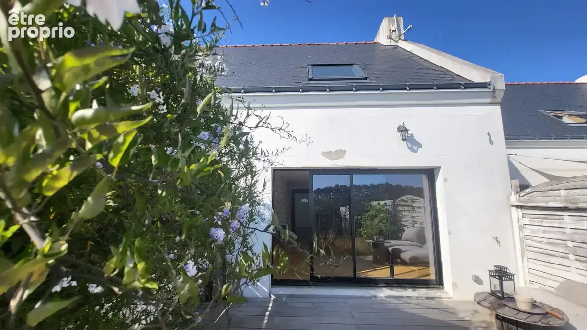 Maison récente à Le Palais : volumes généreux et terrain de 130 m² - photo 1