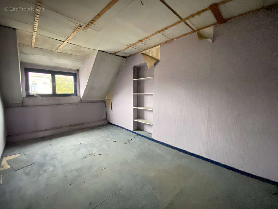 Appartement à LONGUE-JUMELLES