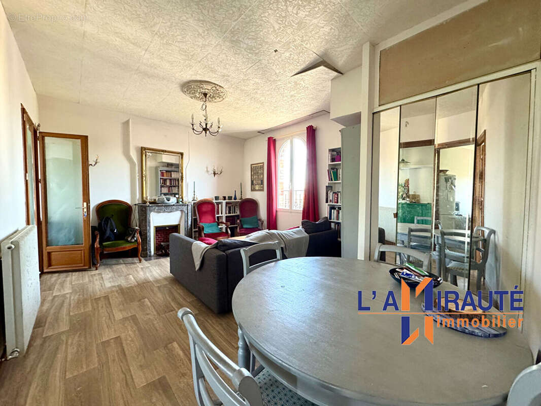 Appartement à HOUILLES
