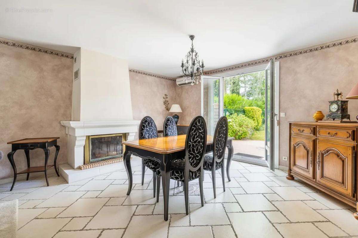 Maison de 5 pièces de 120 m² à Limeil-Brévannes - photo 4