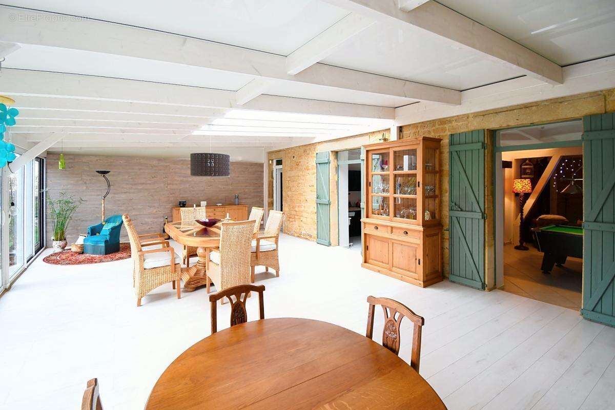 Belle maison de caractère à Lexy, 208m2 + véranda 55m2 + grenier aménageable de 75m2 , terrain plus de 6 ares, garage - photo 6