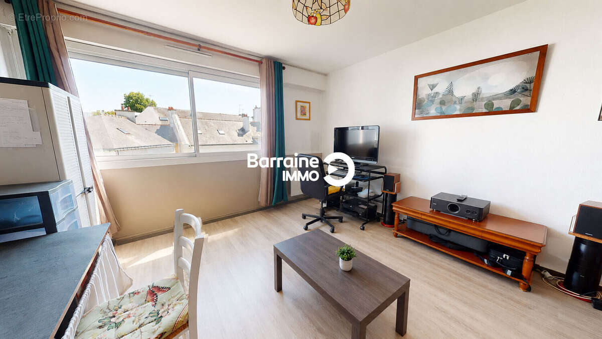 Appartement T1 à vendre à Lorient - Nouvelle Ville, dernier étage, exposition sud - photo 2