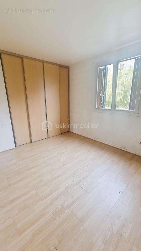 Appartement à LE PLESSIS-TREVISE