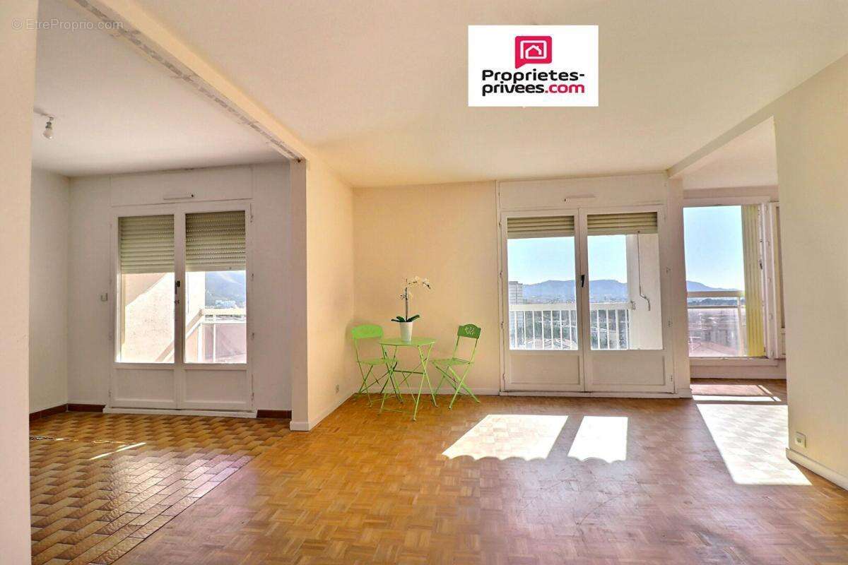 Appartement à MARSEILLE-12E