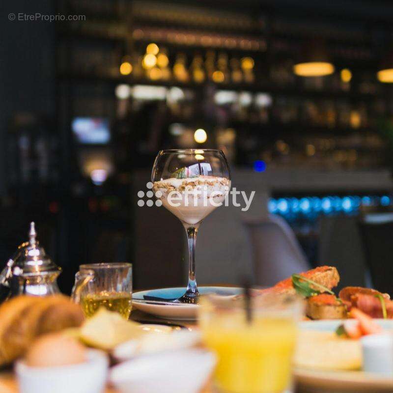 Commerce à NEUILLY-SUR-SEINE