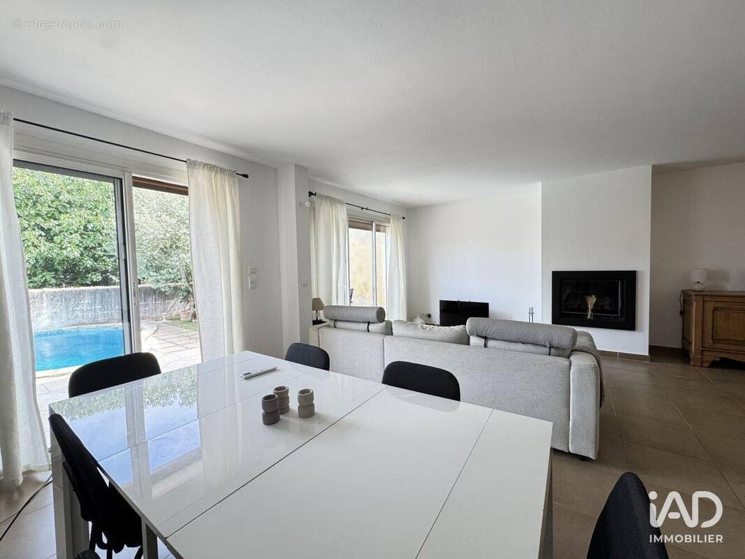 Photo 1 - Maison à TRETS