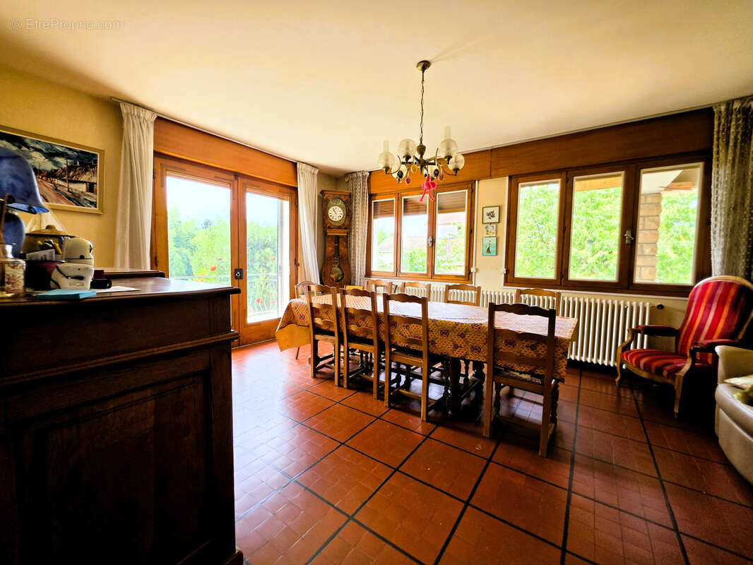 Vonnas   Maison familiale de 121,20 m2 sur terrain constructible de 2 285 m2 - photo 3