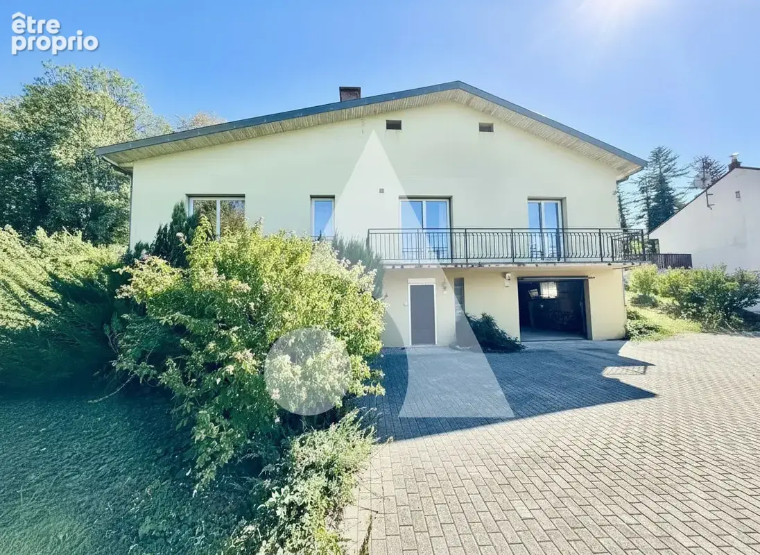 Maison familiale à NEUFCHATEAU - secteur calme et résidentiel - photo 1