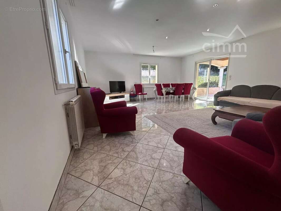 Maison à LE PEAGE-DE-ROUSSILLON