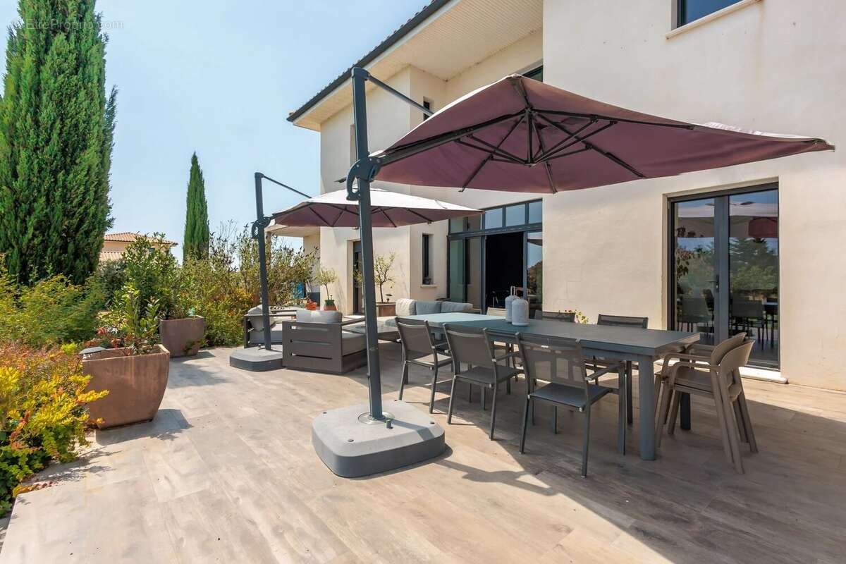 Maison contemporaine avec piscine Campagne Arlésienne - photo 12