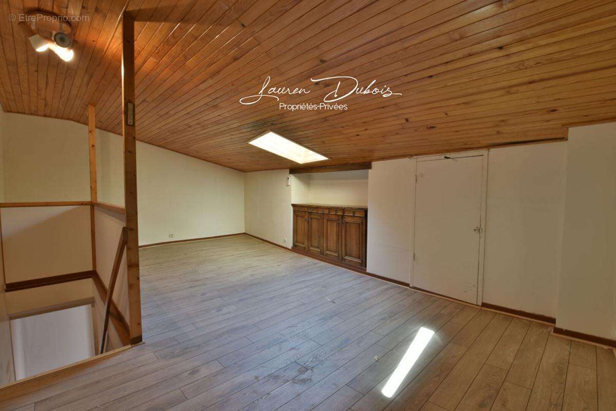 TURRIERS - Maison de village avec terrasse et cave - photo 14