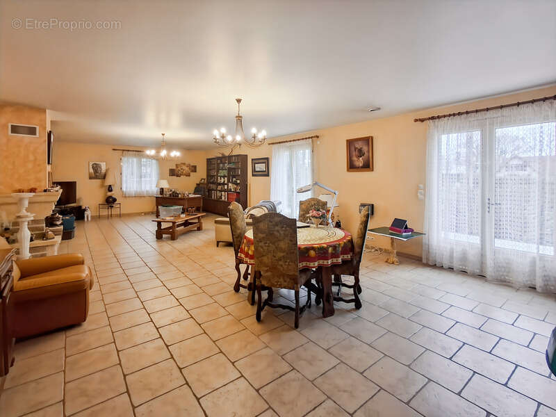 Maison à BOUGLAINVAL