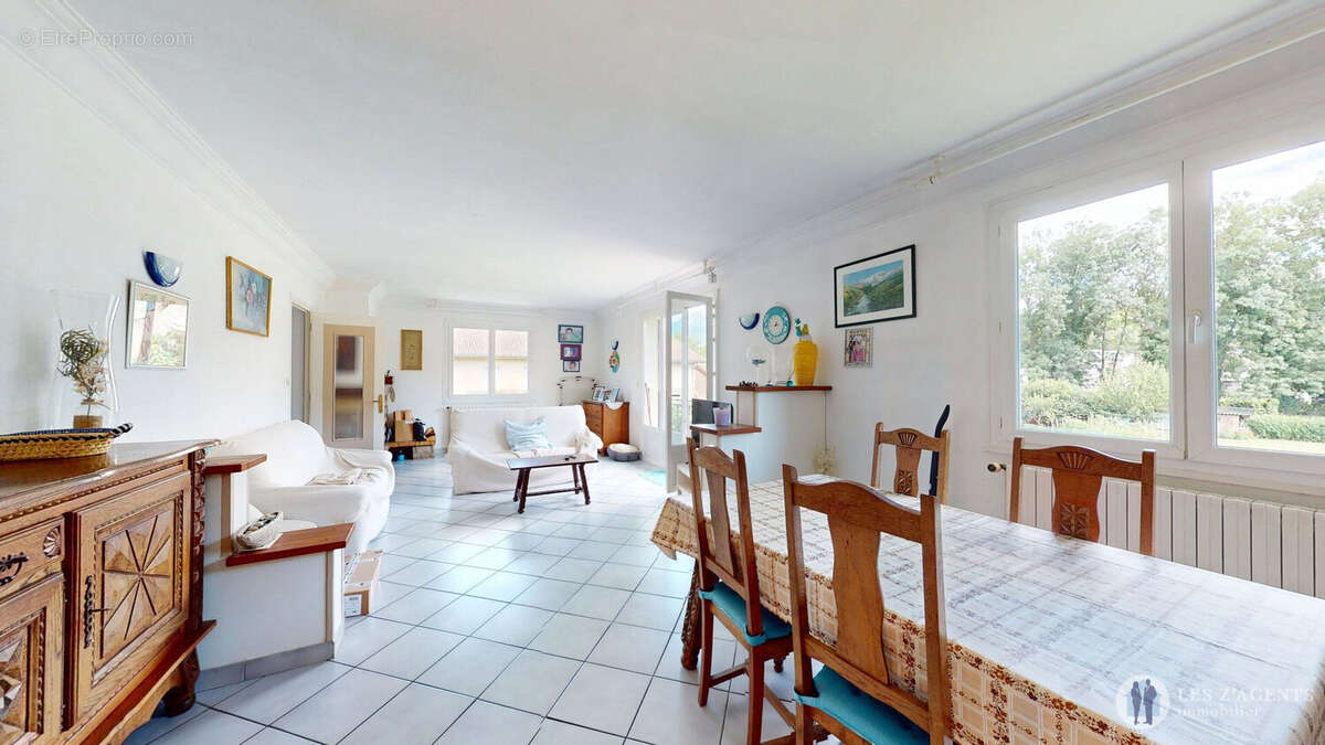 Appartement de 125 m² au 1er étage d'une maison avec terrain constructible d'environ 1 000 m² ? Saint-Martin-d'Hères - photo 2