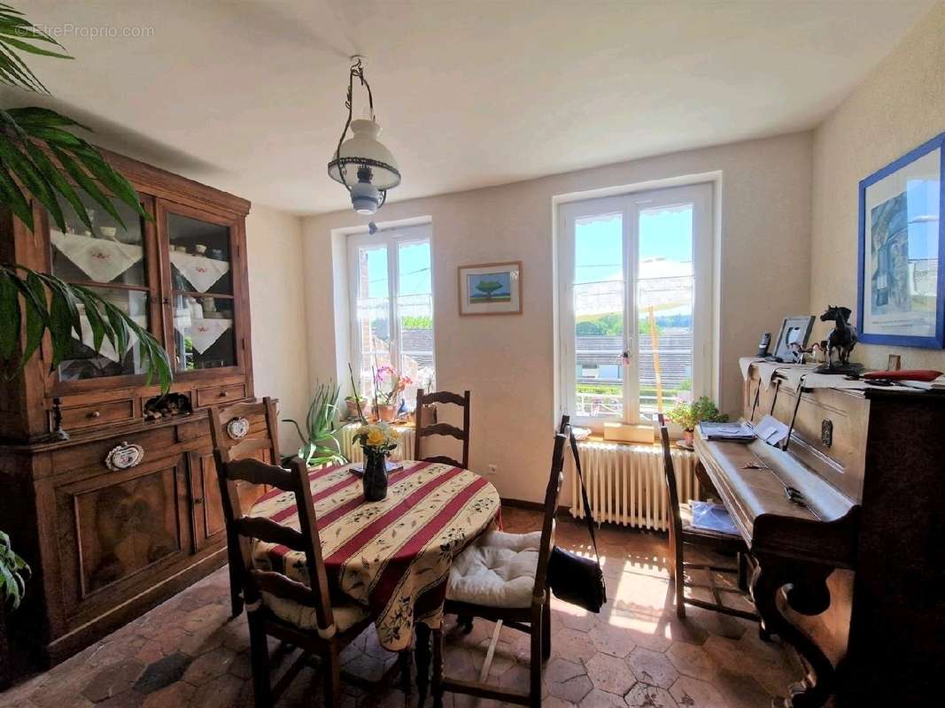 Maison à NONANCOURT