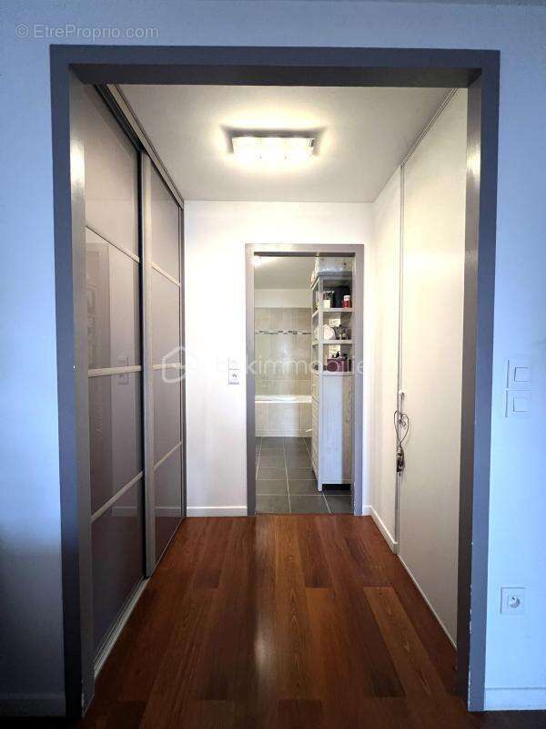 Appartement à VERT-SAINT-DENIS