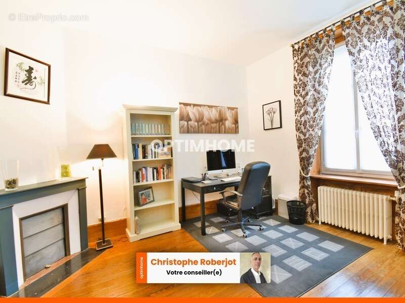 Votre projet familial ou l’opportunité de transformation en bureaux ou cabinet médical + appartements indépendants au 1er et cré - photo 2