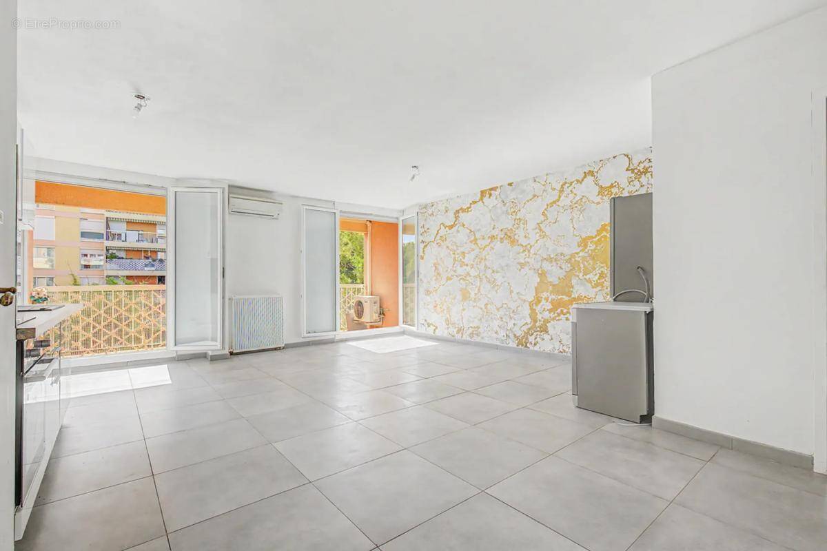 Appartement à MARSEILLE-12E