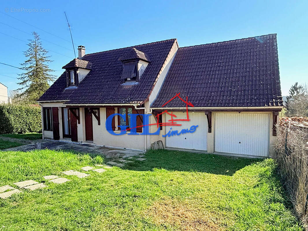 Maison à OZOUER-LE-VOULGIS