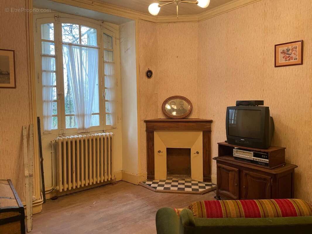 Salon rdc - Maison à SAINT-AVIT-SENIEUR