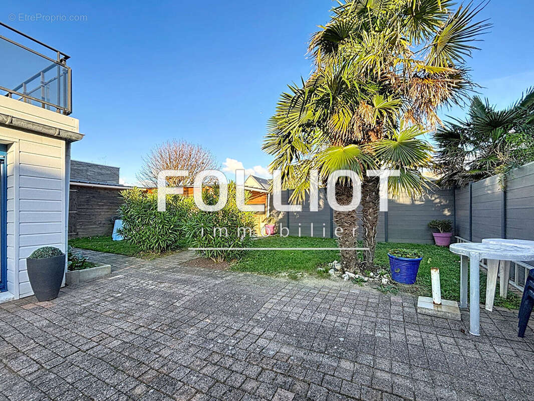 Maison à JULLOUVILLE