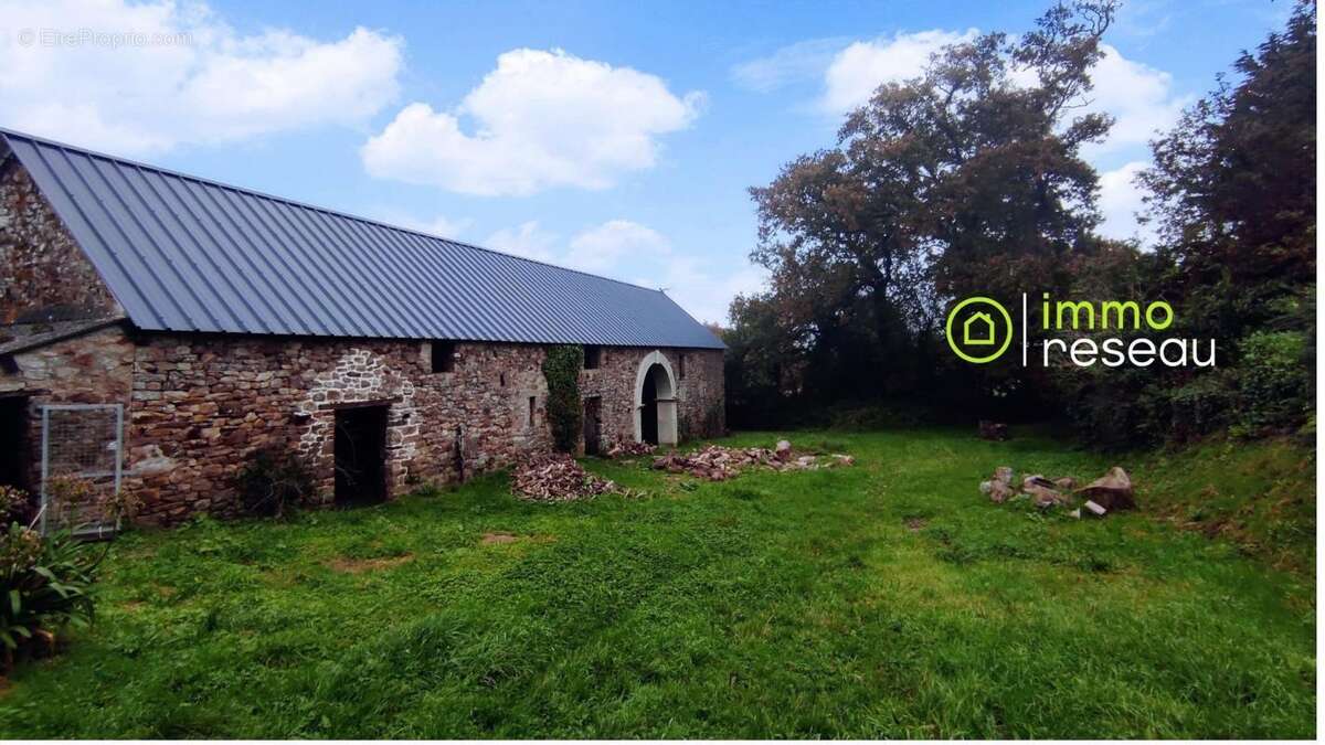 Maison à SAINT-JACQUES-DE-NEHOU