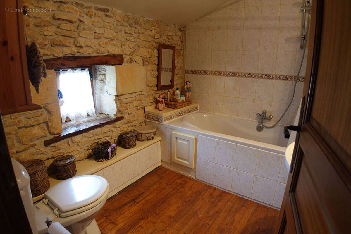 Maison à CHAMPNIERS