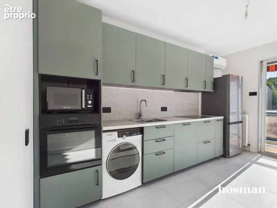 Appartement 3 pièces de 77 m² -entièrement rénové et climatisé- deux balcons- Avenue Victor Hugo, Tassin-la-Demi-Lune - photo 2