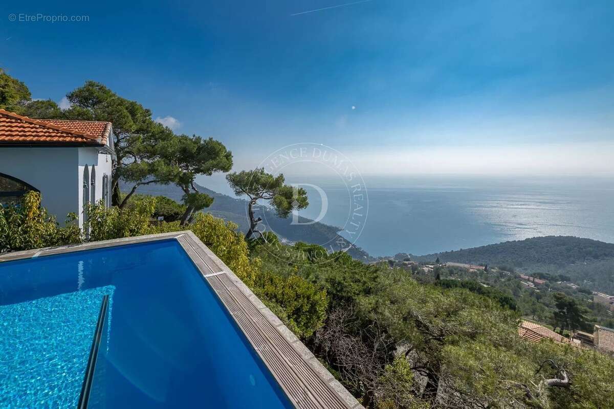 Maison à EZE