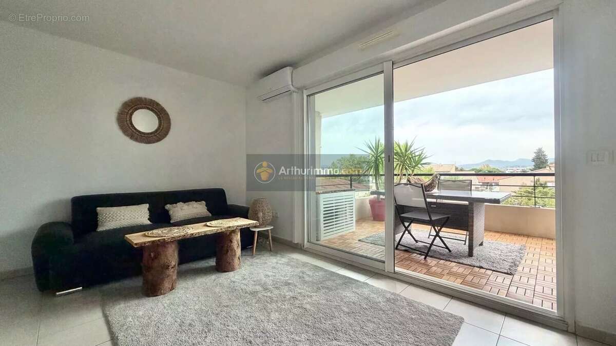 Appartement à FREJUS