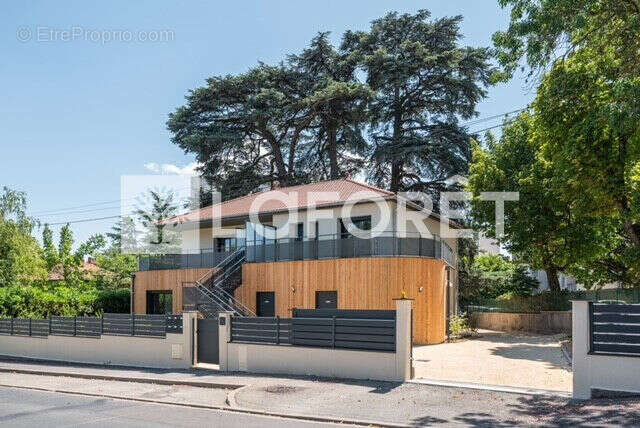 Appartement à SAINT-GENIS-LAVAL