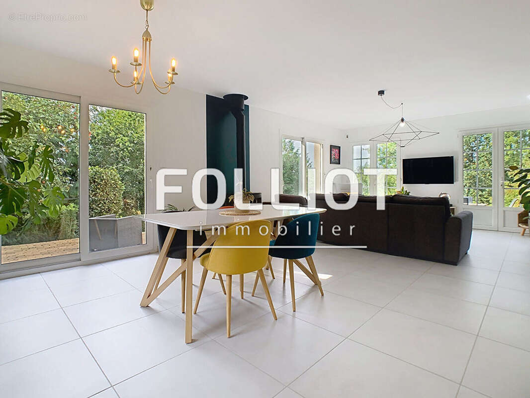 Maison à SAINT-GEORGES-MONTCOCQ