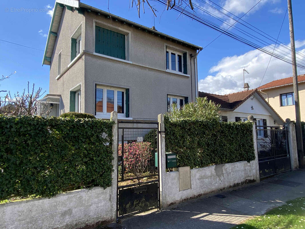 Maison à PARAY-VIEILLE-POSTE